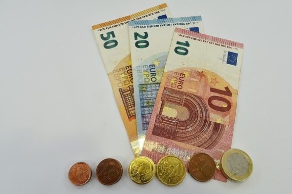 Forint- és *valutapénztár*